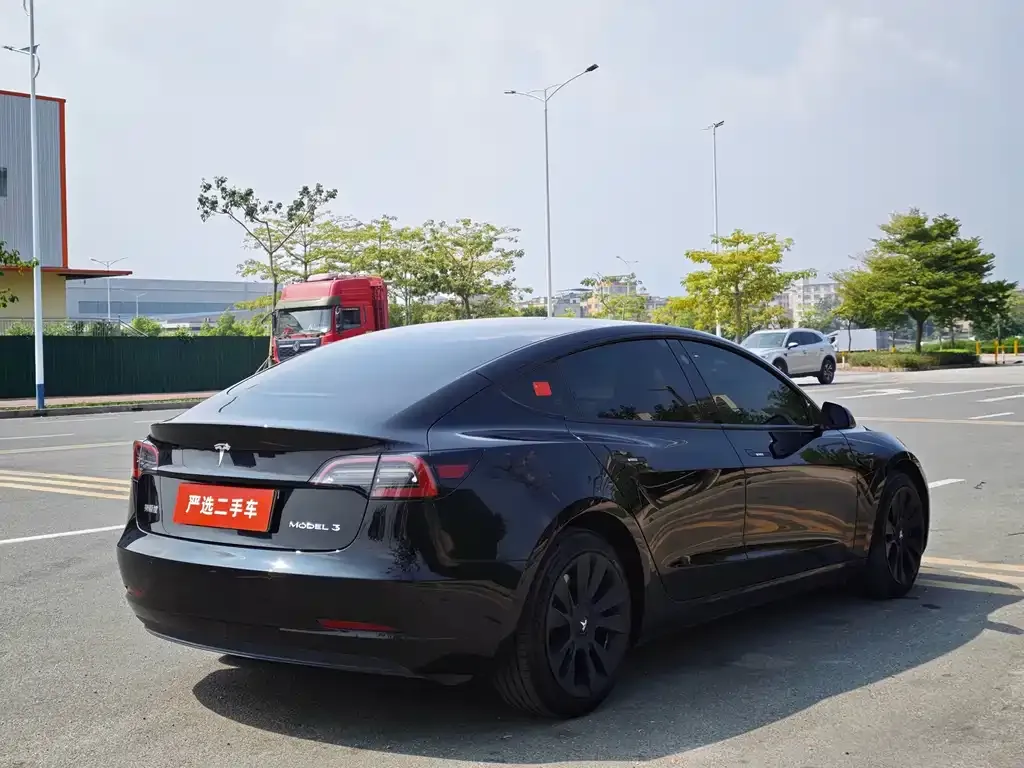 Tesla Model 3 — фото 4