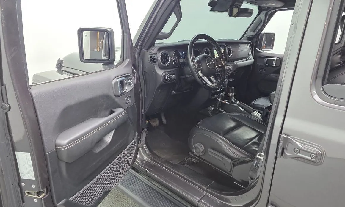 Jeep Wrangler — фото 8