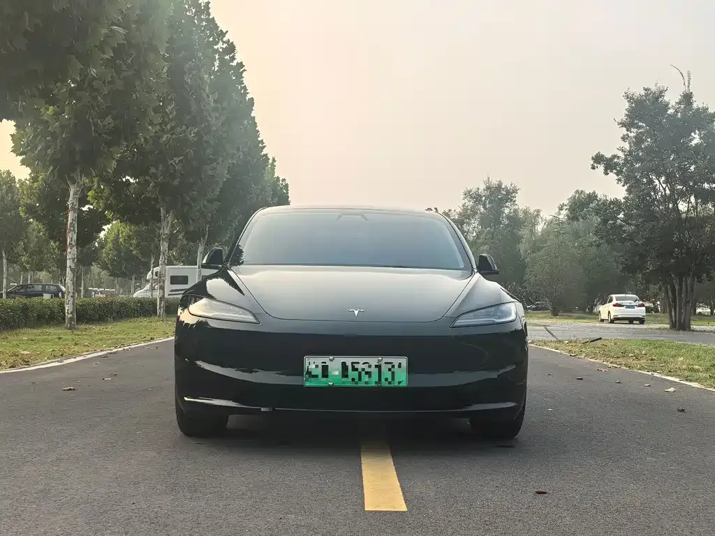 Tesla Model 3 — фото 6