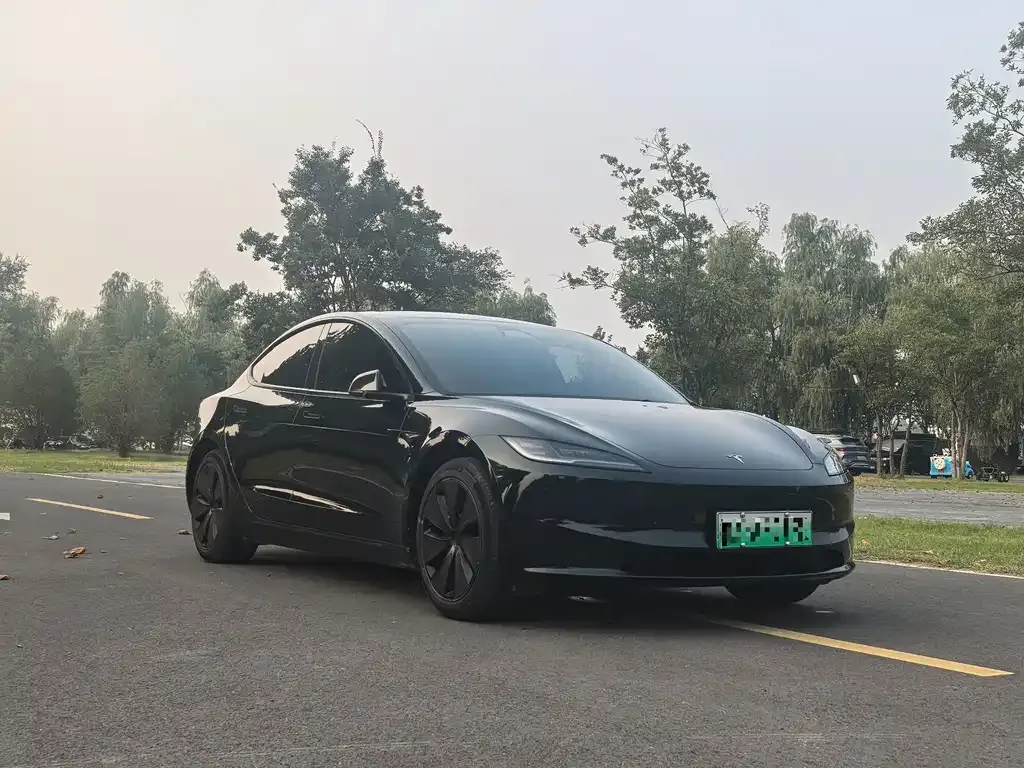 Tesla Model 3 — фото 8
