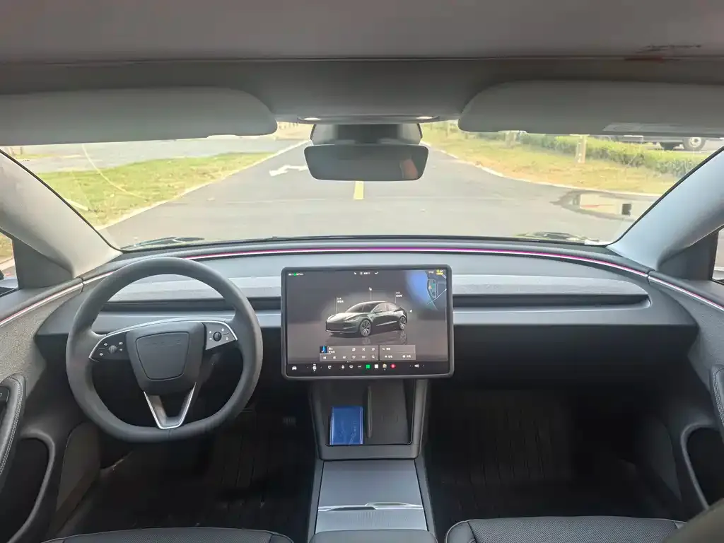 Tesla Model 3 — фото 3