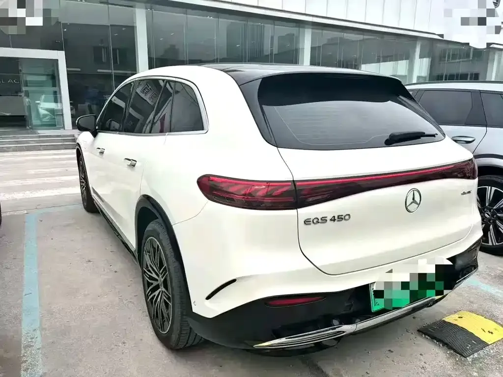 Mercedes-Benz EQS SUV — фото 6