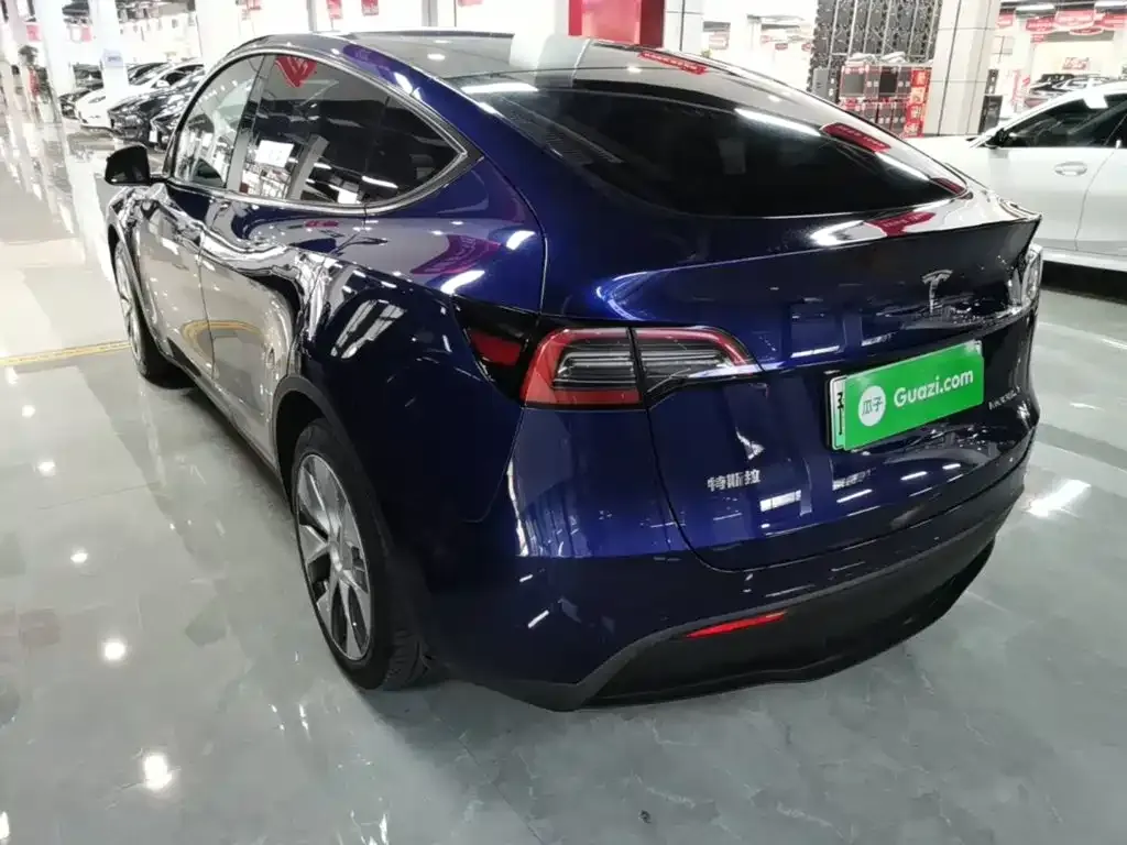 Tesla Model Y — фото 7