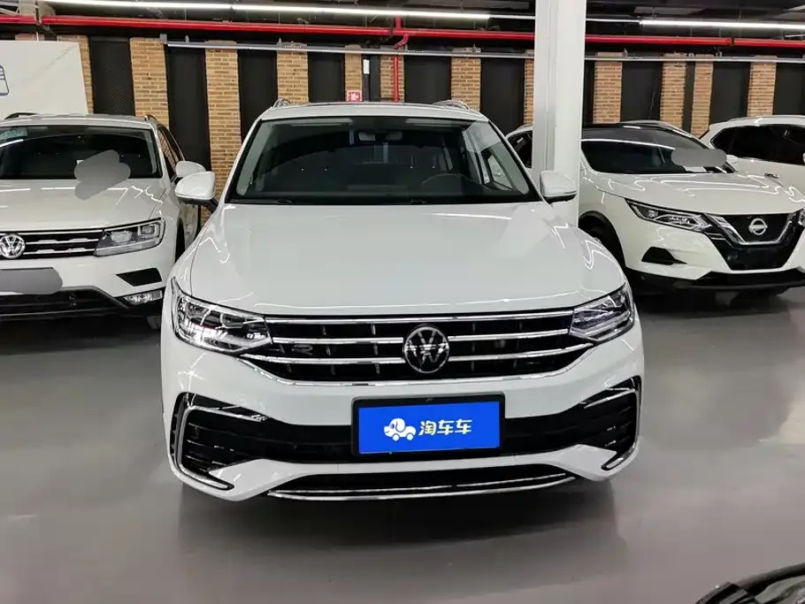 Volkswagen Tiguan L — фото 8