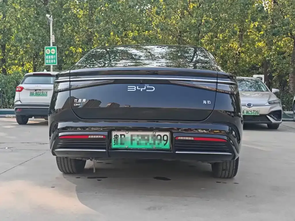 BYD Seal — фото 3