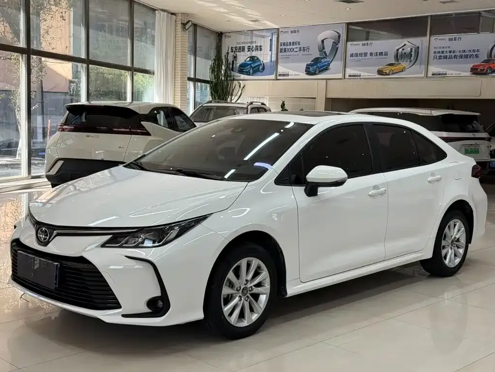 Toyota Corolla — фото 1