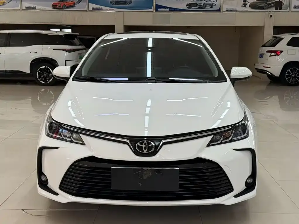 Toyota Corolla — фото 8