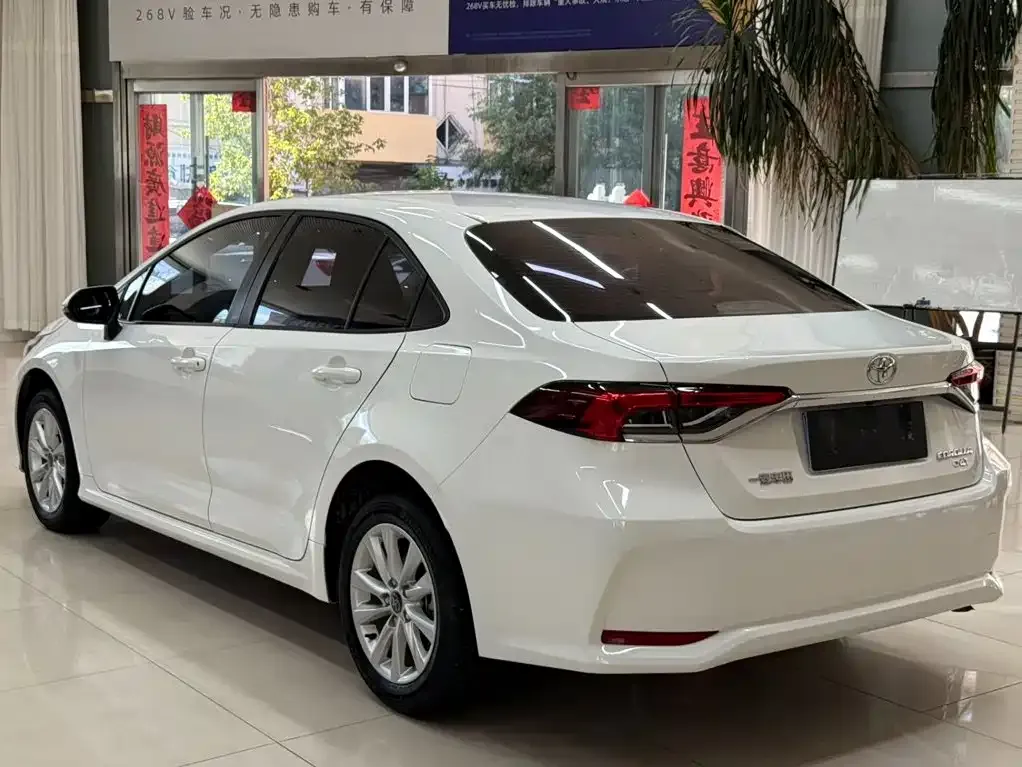 Toyota Corolla — фото 7