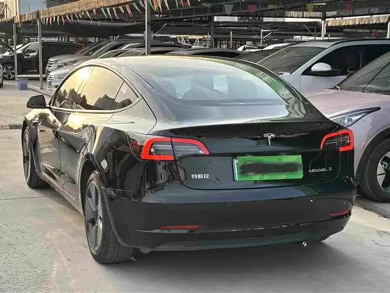 Tesla Model 3 — фото 4