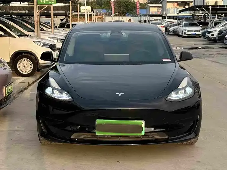 Tesla Model 3 — фото 10