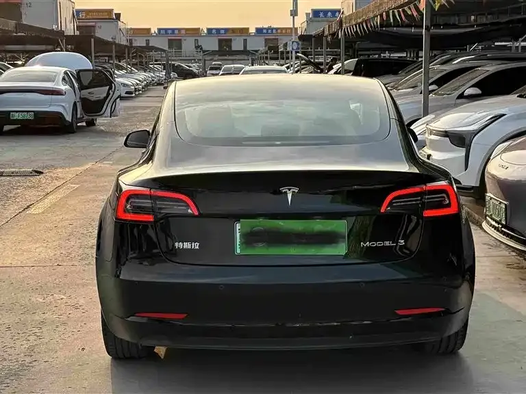 Tesla Model 3 — фото 3