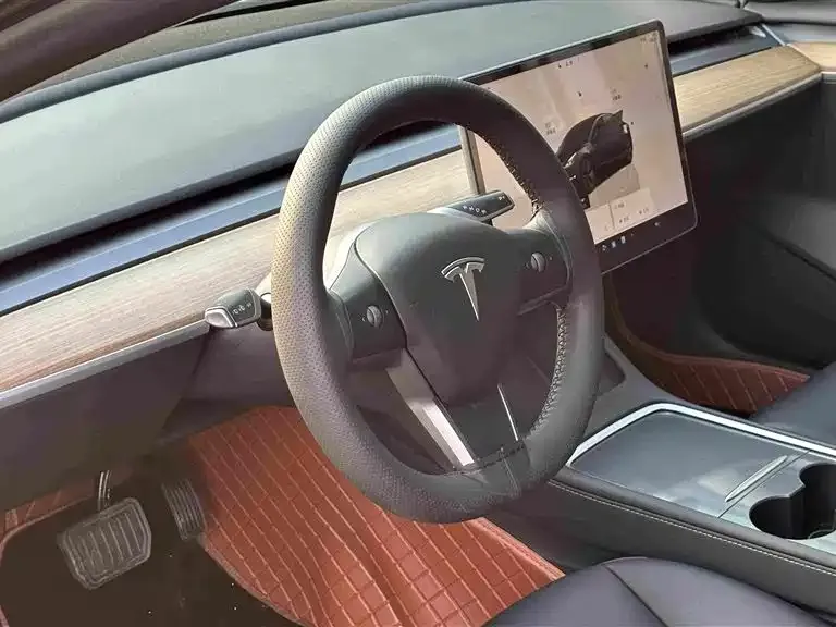 Tesla Model 3 — фото 2