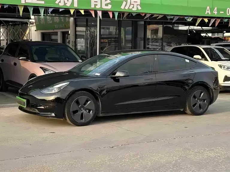 Tesla Model 3 — фото 6