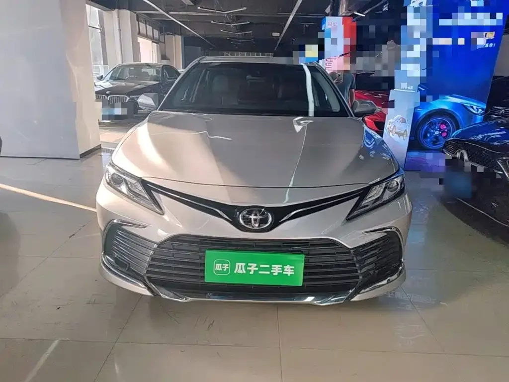 Toyota Camry — фото 3