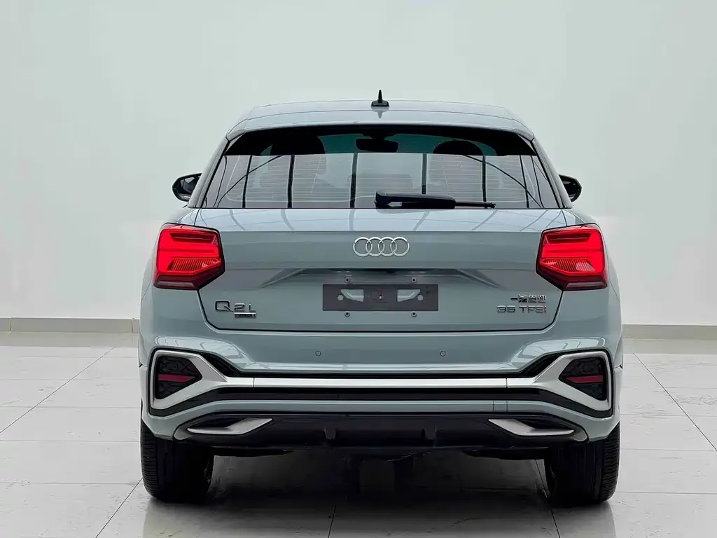 Audi Q2L — фото 2