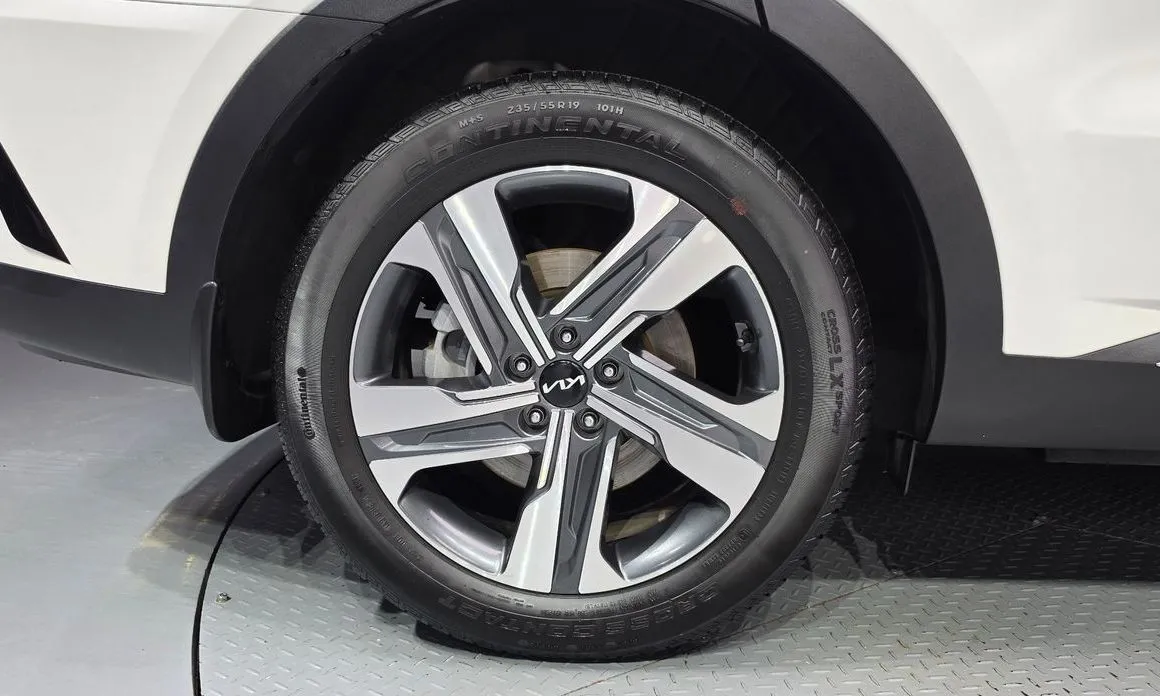 Kia Sorento — фото 4