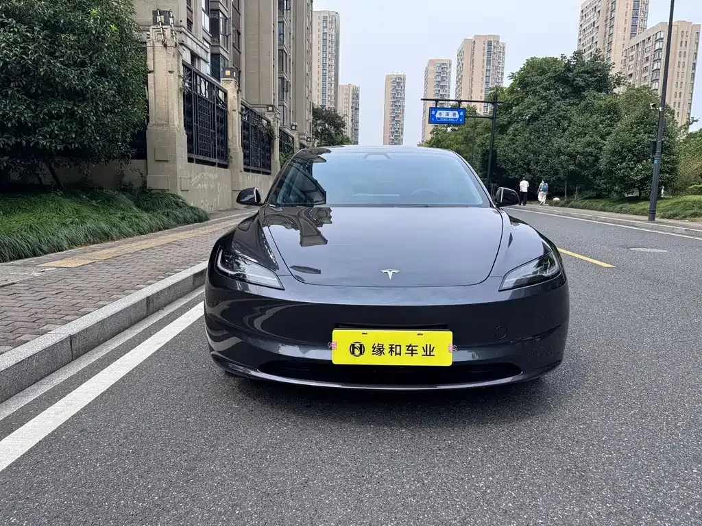 Tesla Model 3 — фото 4