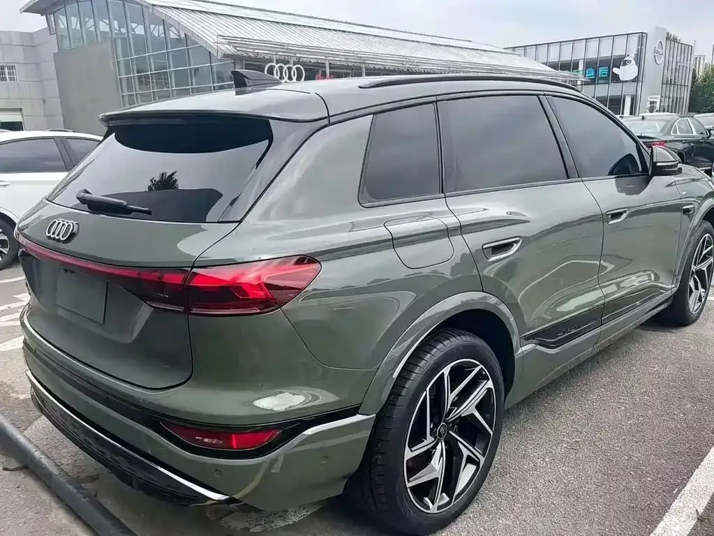 Audi Q6L e-tron — фото 7
