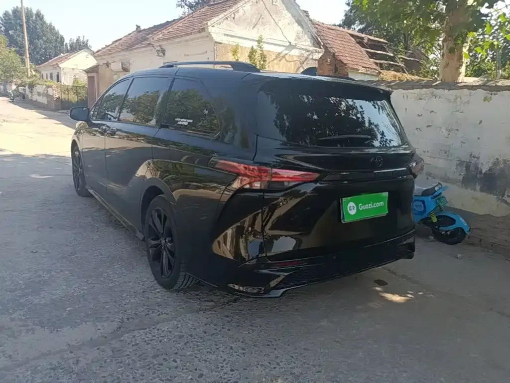 Toyota Granvia — фото 4