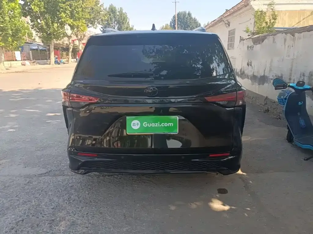 Toyota Granvia — фото 10