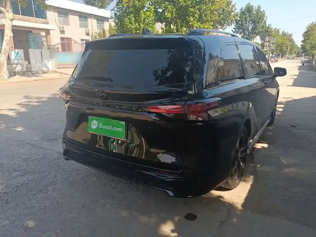 Toyota Granvia — фото 6