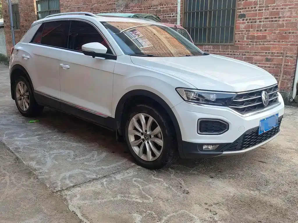 Volkswagen T-Roc — фото 8