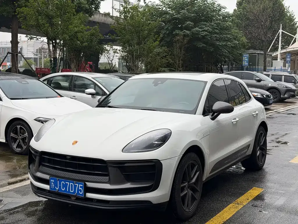Porsche Macan — фото 1