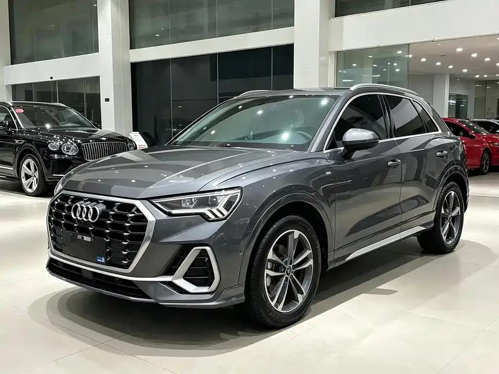 Audi Q3 — фото 1