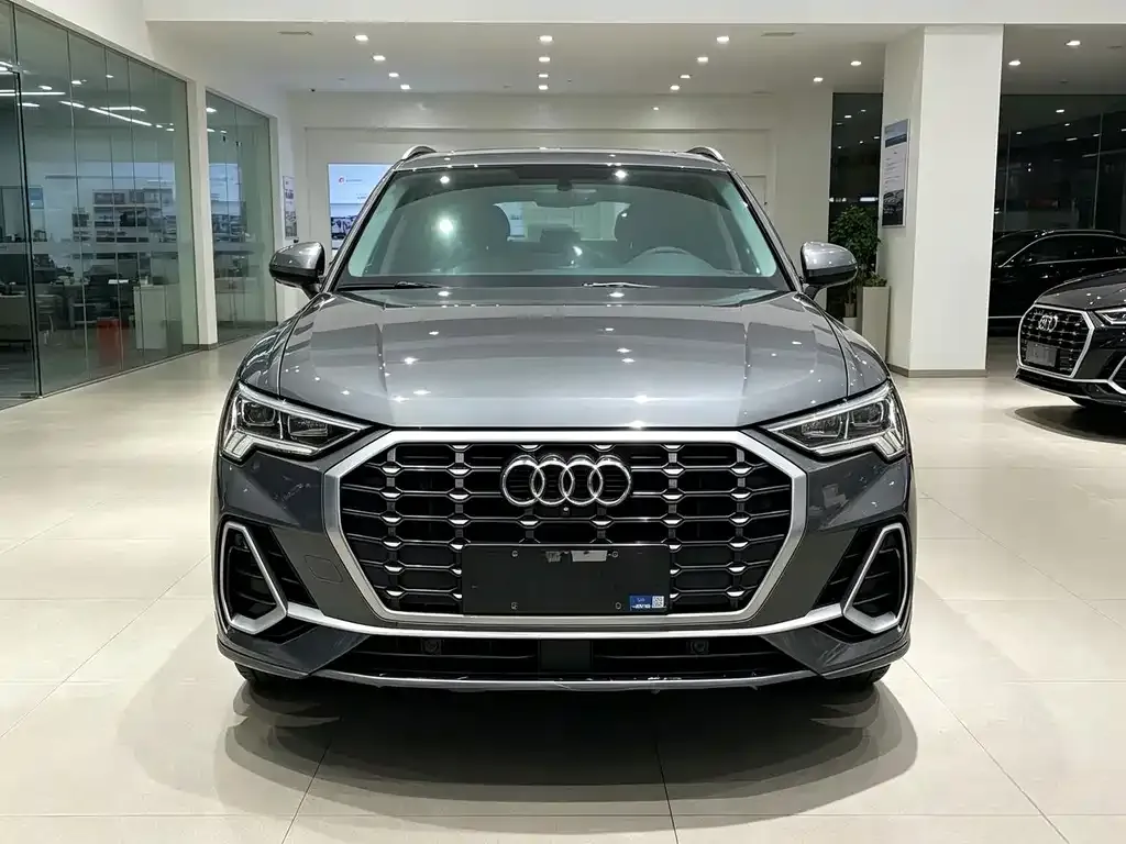 Audi Q3 — фото 10