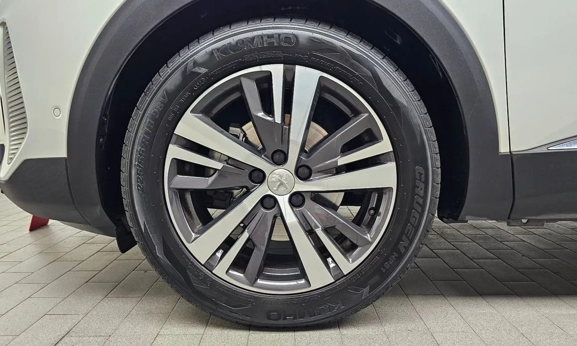 Peugeot 5008 — фото 10
