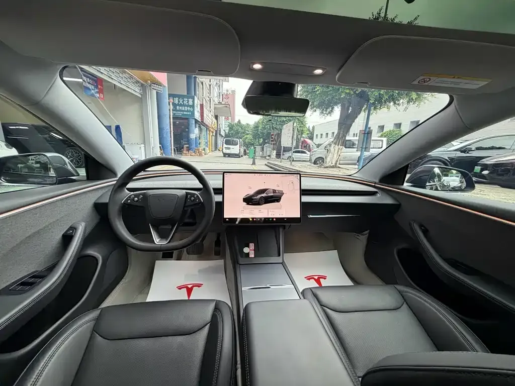 Tesla Model 3 — фото 3