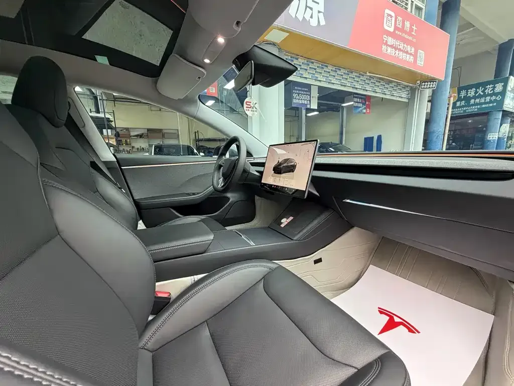 Tesla Model 3 — фото 2
