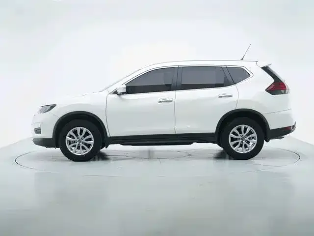 Nissan X-Trail — фото 6