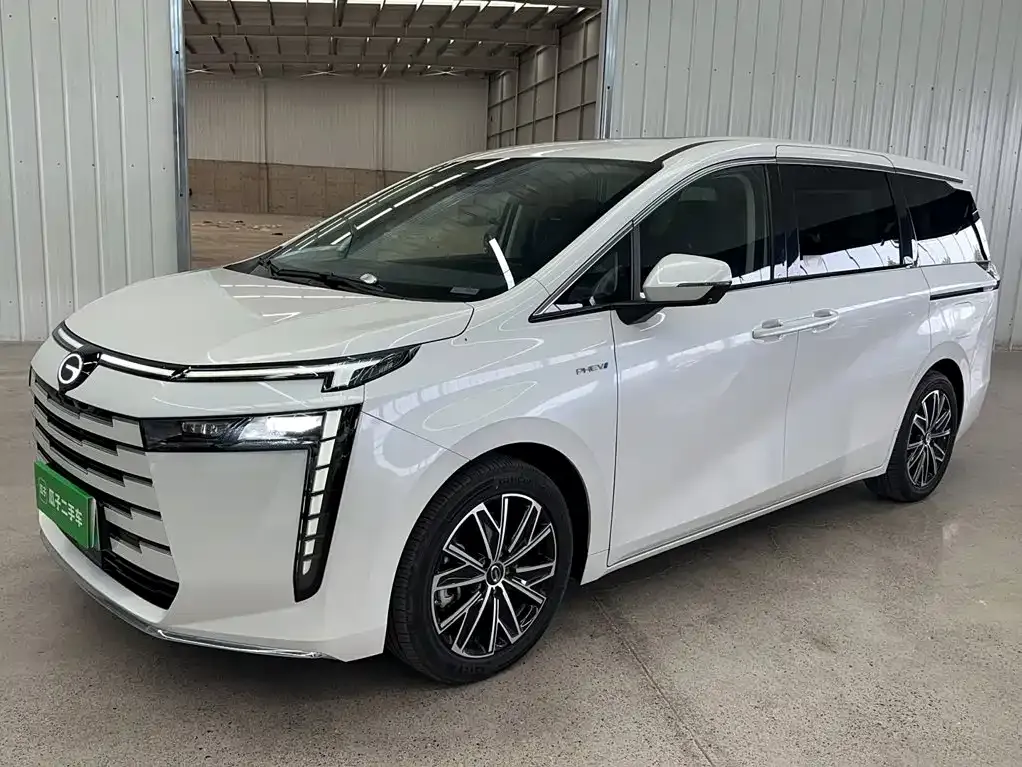 GAC Motor Trumpchi E8 PHEV — фото 1