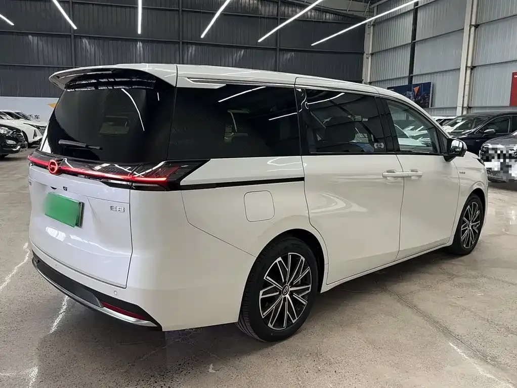 GAC Motor Trumpchi E8 PHEV — фото 10
