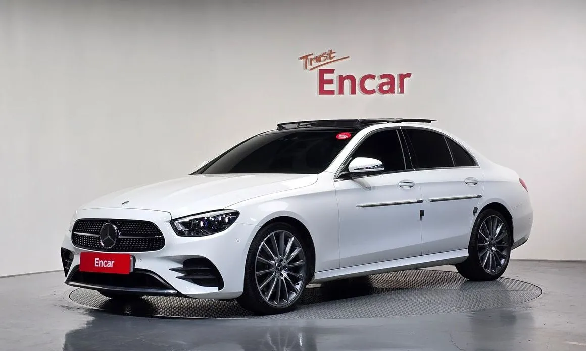 Mercedes-Benz E-Class — фото 1