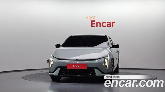 Kia EV4 — фото 4