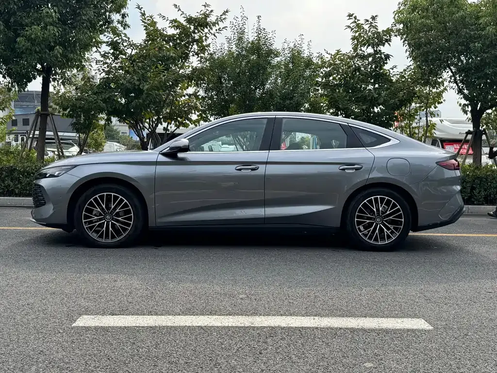 BYD Qin L — фото 10