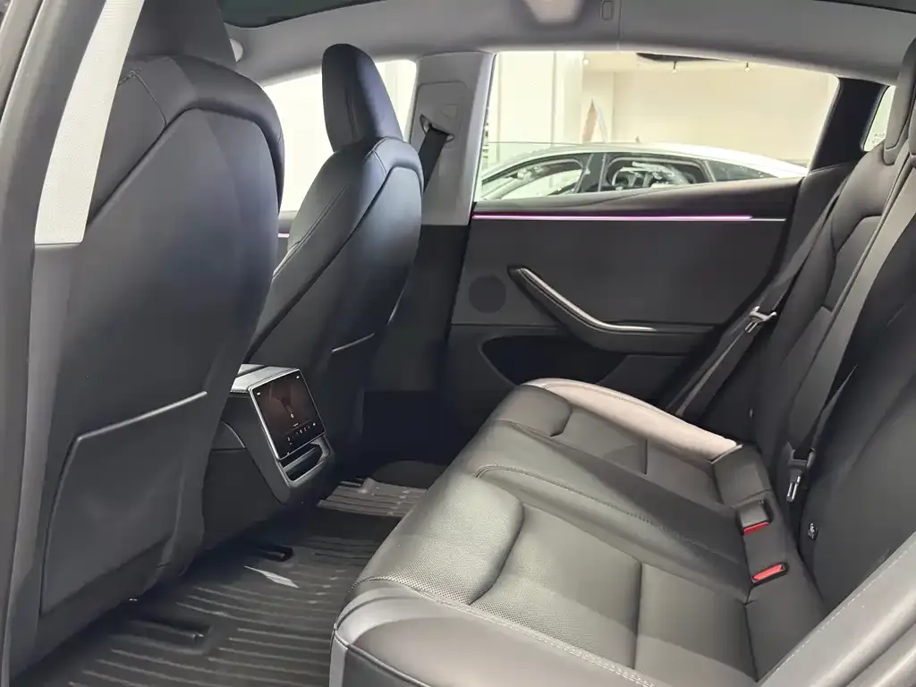 Tesla Model 3 — фото 4