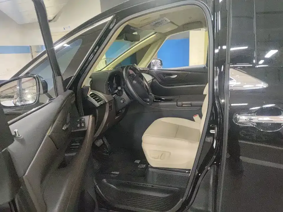 Toyota Vellfire — фото 7