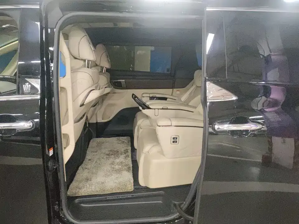 Toyota Vellfire — фото 3
