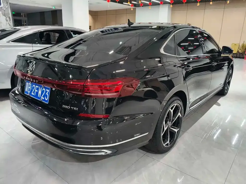 Volkswagen Passat — фото 4
