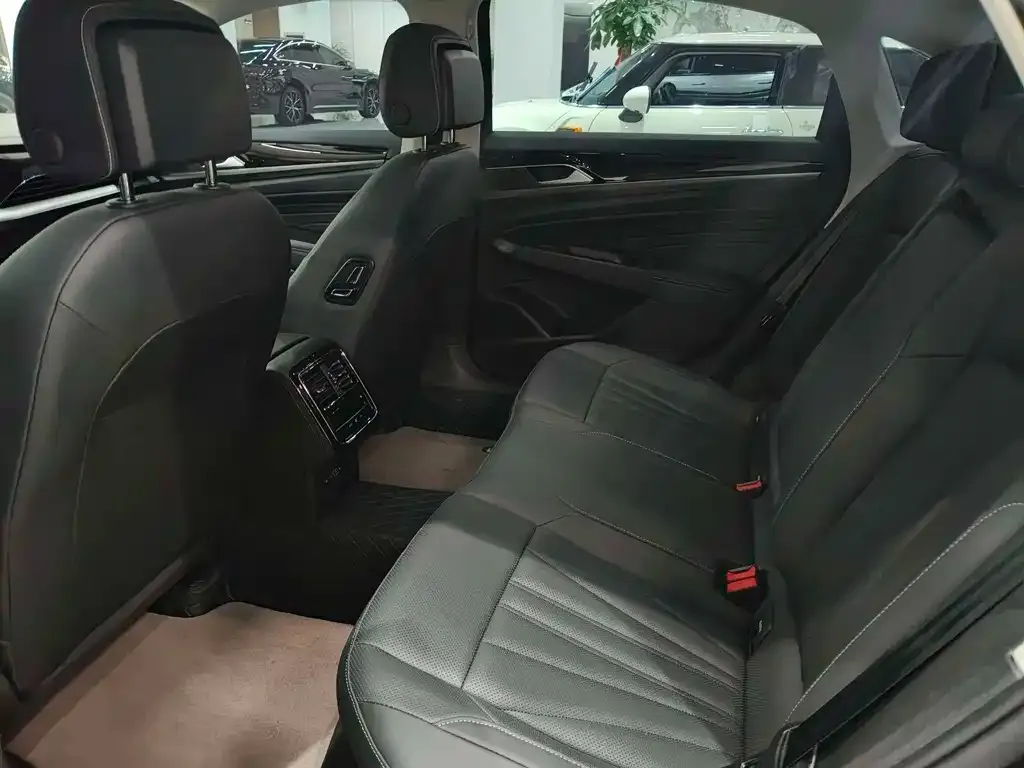 Volkswagen Passat — фото 2