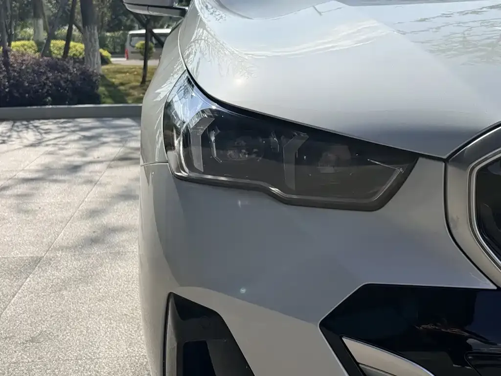 BMW 5 Series — фото 10