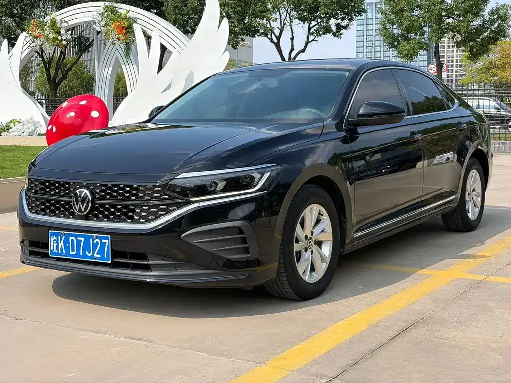 Volkswagen Passat — фото 1