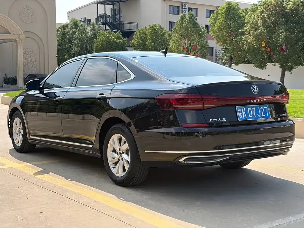 Volkswagen Passat — фото 9