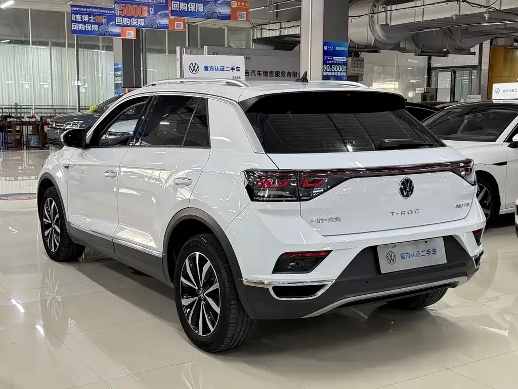 Volkswagen T-Roc — фото 7