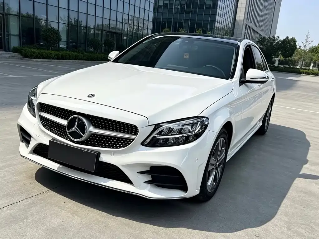 Mercedes-Benz C-Class — фото 1