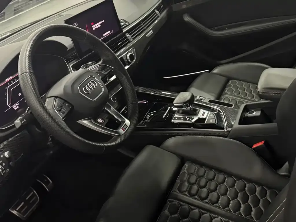 Audi RS 4 — фото 9