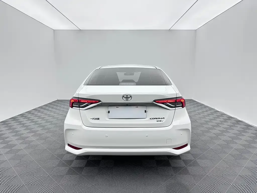 Toyota Corolla — фото 5